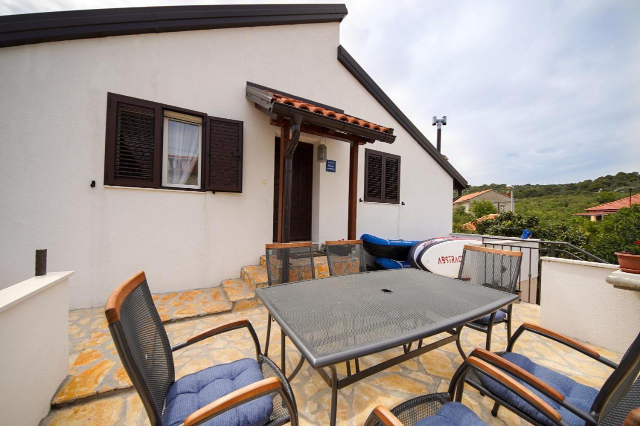 Kaprije Apartmani Tina I Ena Buitenkant foto