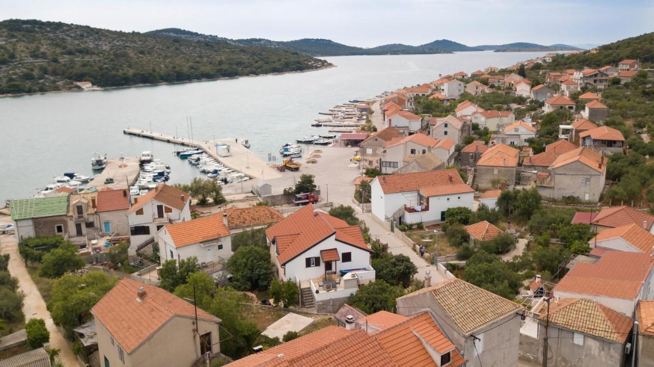 Kaprije Apartmani Tina I Ena Buitenkant foto