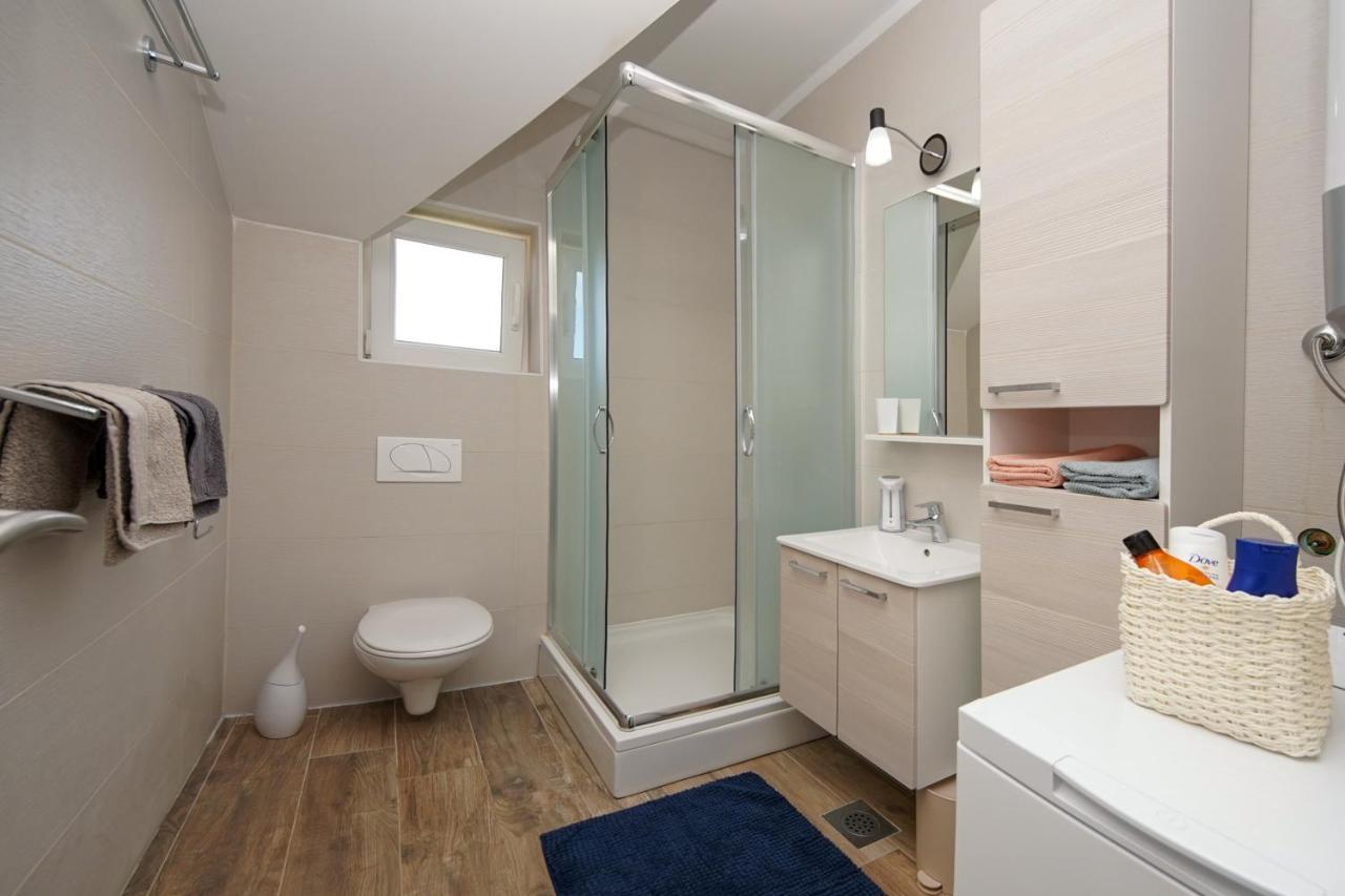 Kaprije Apartmani Tina I Ena Buitenkant foto