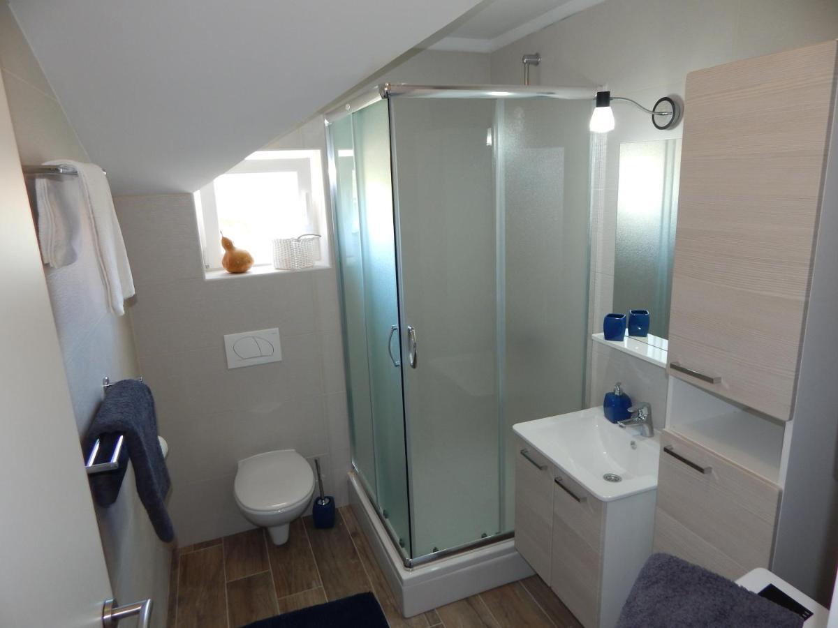 Kaprije Apartmani Tina I Ena Buitenkant foto
