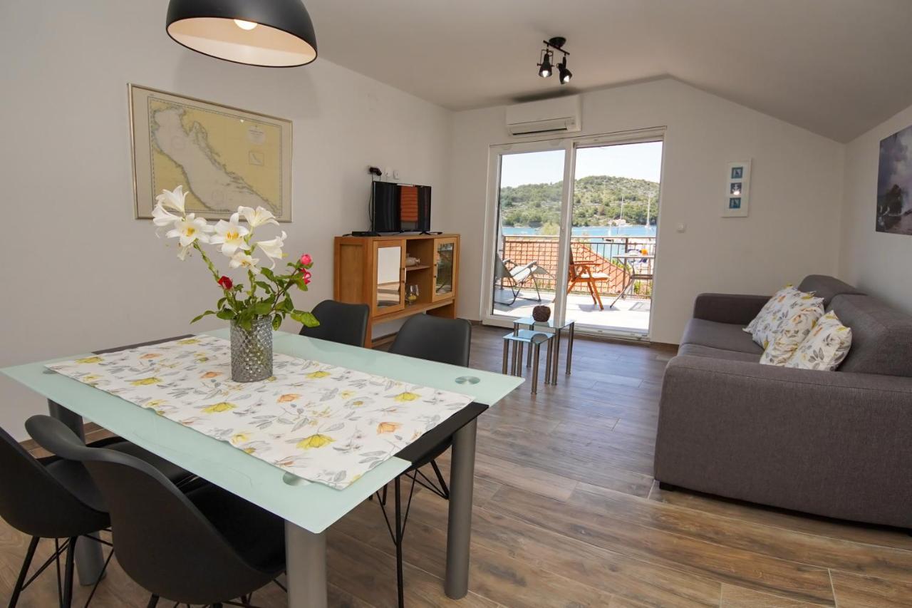 Kaprije Apartmani Tina I Ena Buitenkant foto