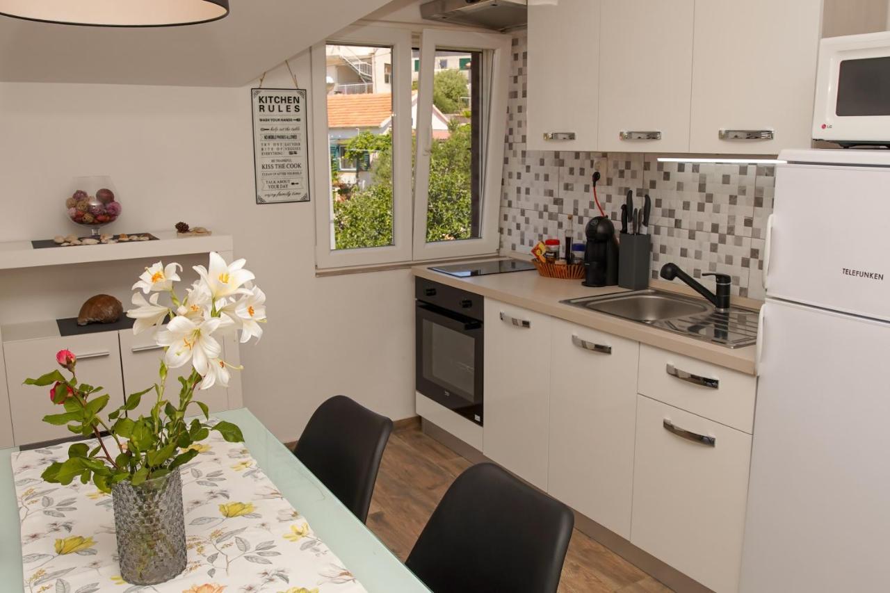 Kaprije Apartmani Tina I Ena Buitenkant foto
