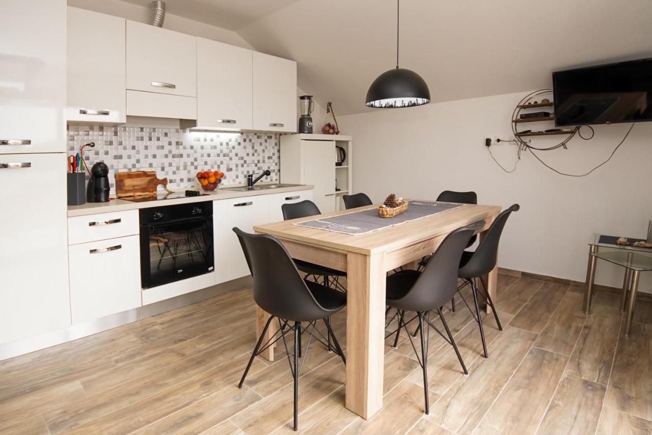 Kaprije Apartmani Tina I Ena Buitenkant foto