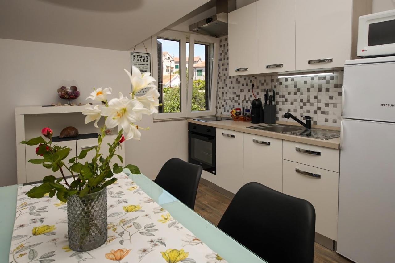 Kaprije Apartmani Tina I Ena Buitenkant foto