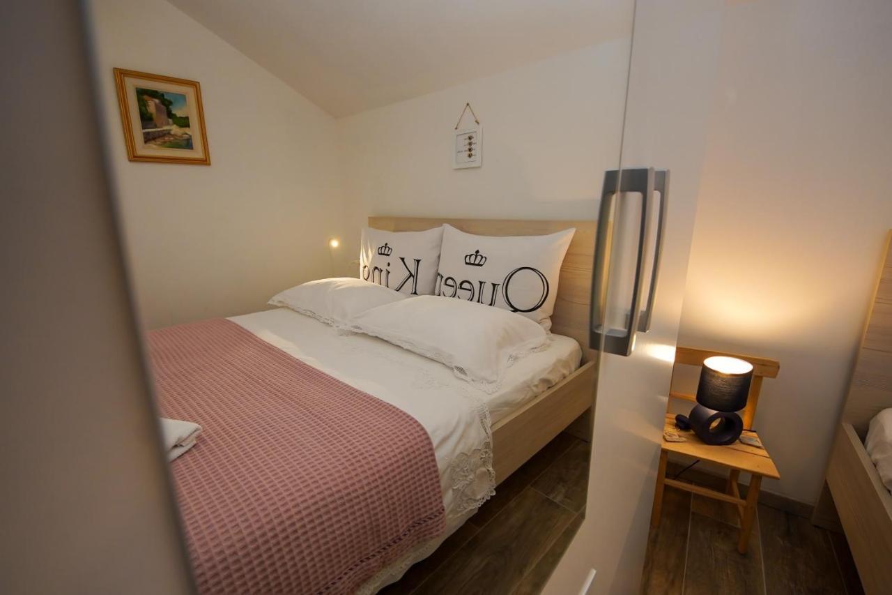 Kaprije Apartmani Tina I Ena Buitenkant foto
